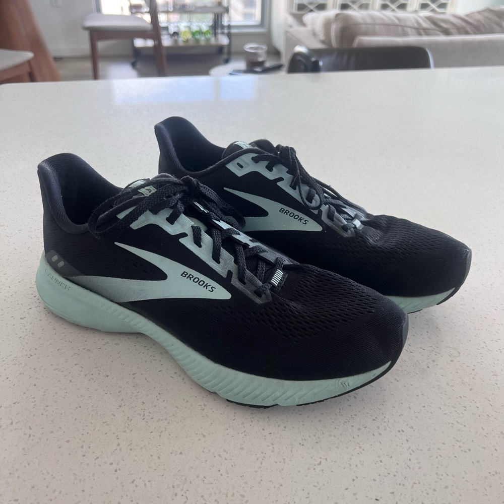 Brooks Sneakers Size 10.5